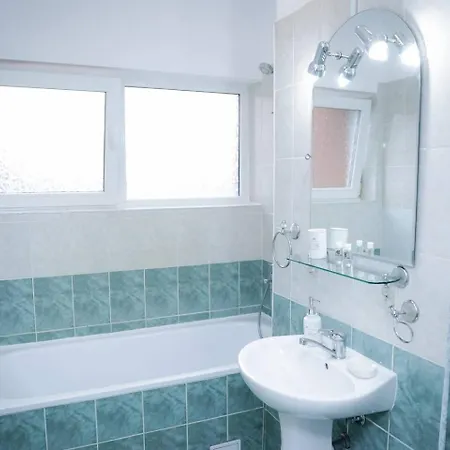 Comfort Hub Near Recovery Clinic Appartement