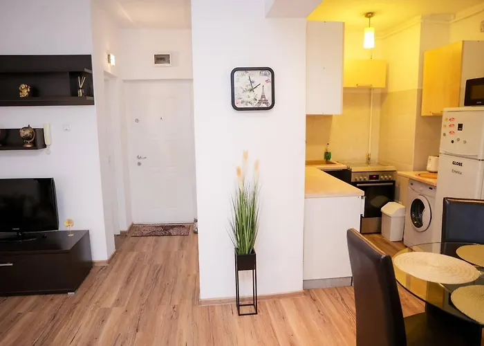 Comfort Hub Near Recovery Clinic Apartment